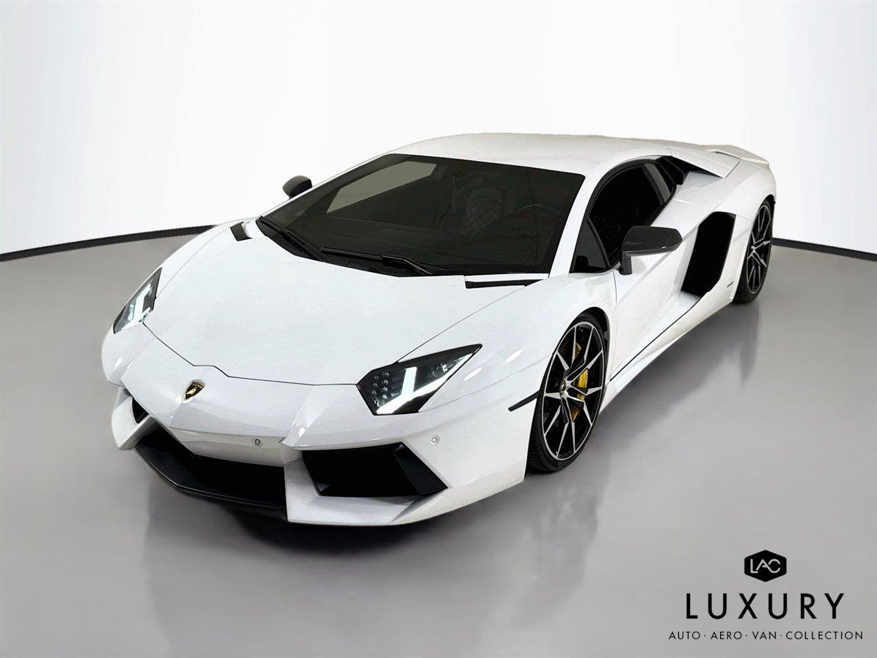 Used 2017 Lamborghini Aventador LP 700-4 AWD/4WD image 4