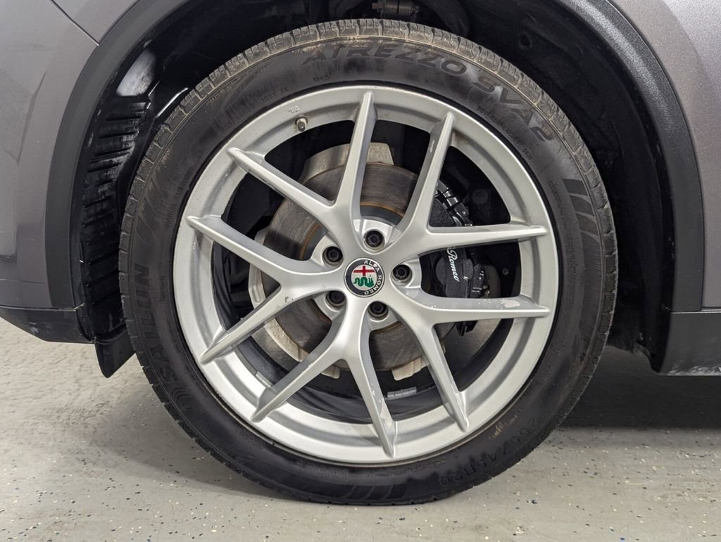 Used 2018 Alfa Romeo Stelvio Ti Sport AWD/4WD image 9