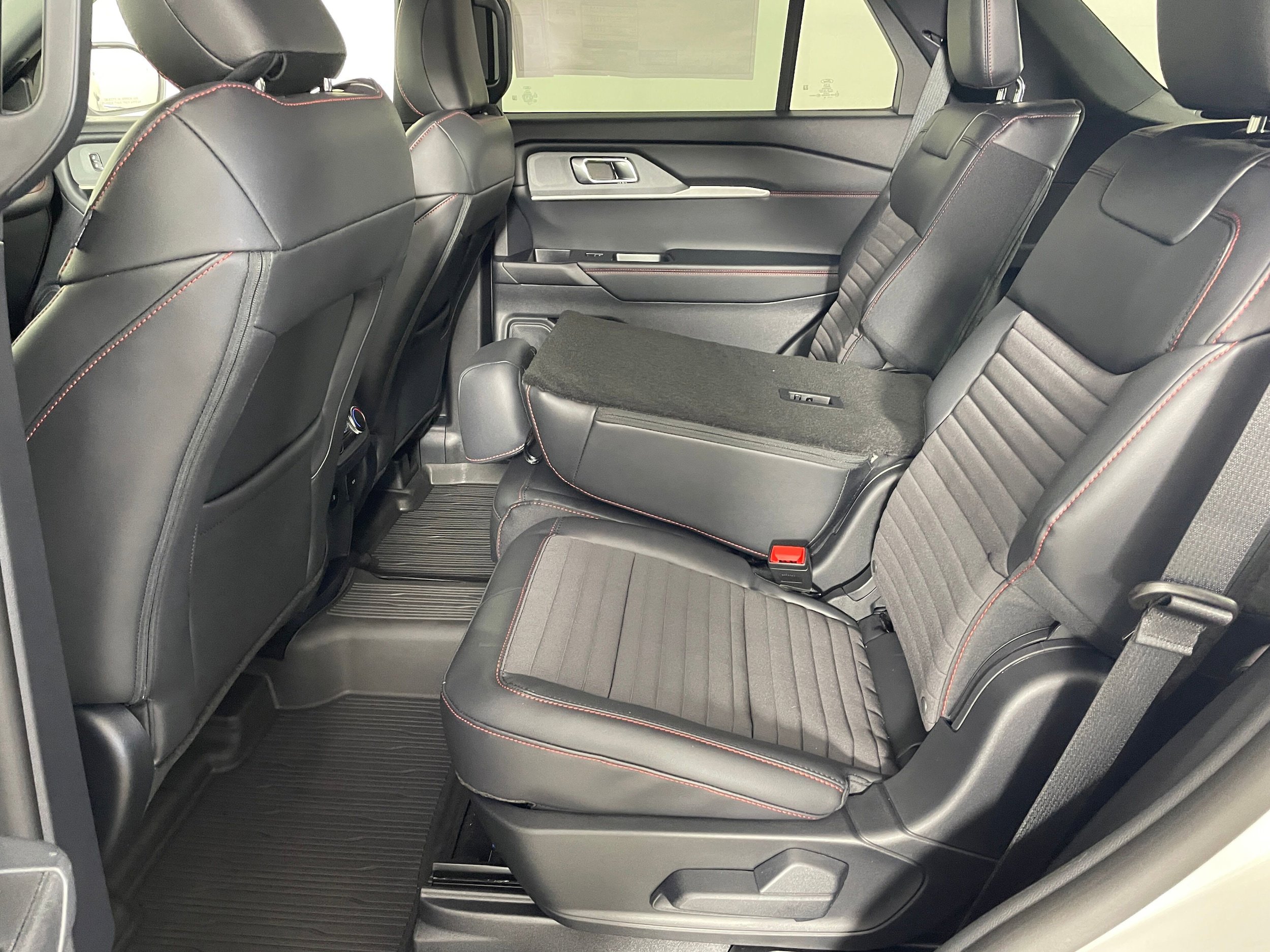 New 2026 Ford Explorer ST-Line AWD/4WD image 8