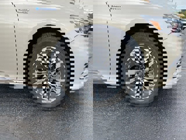 Used 2018 Honda Accord Touring image 19