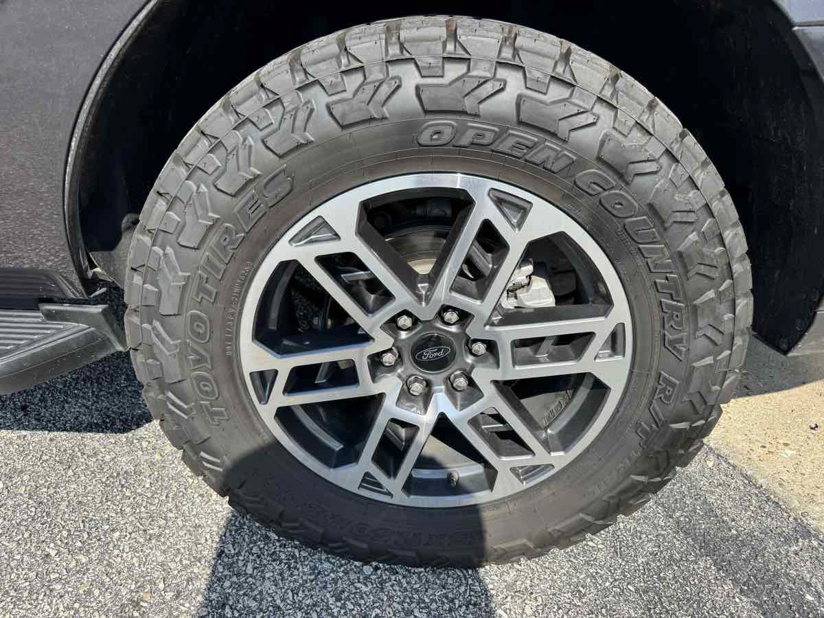 Used 2025 Ford Expedition Active AWD/4WD image 37