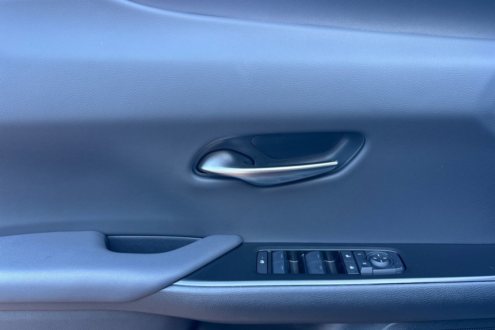 New 2026 Lexus UX 300h FWD image 11