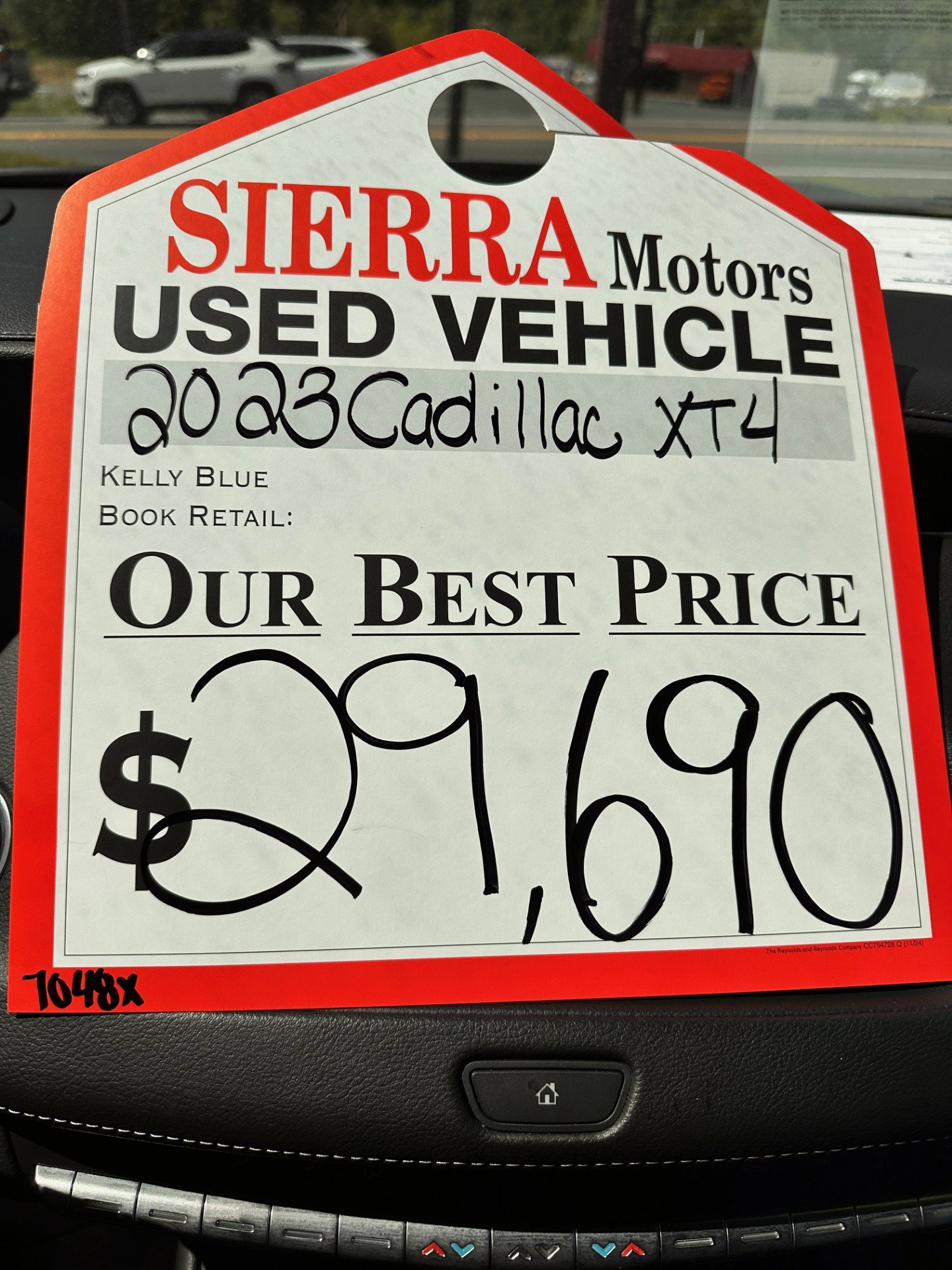 Used 2023 Cadillac XT4 Premium Luxury image 12