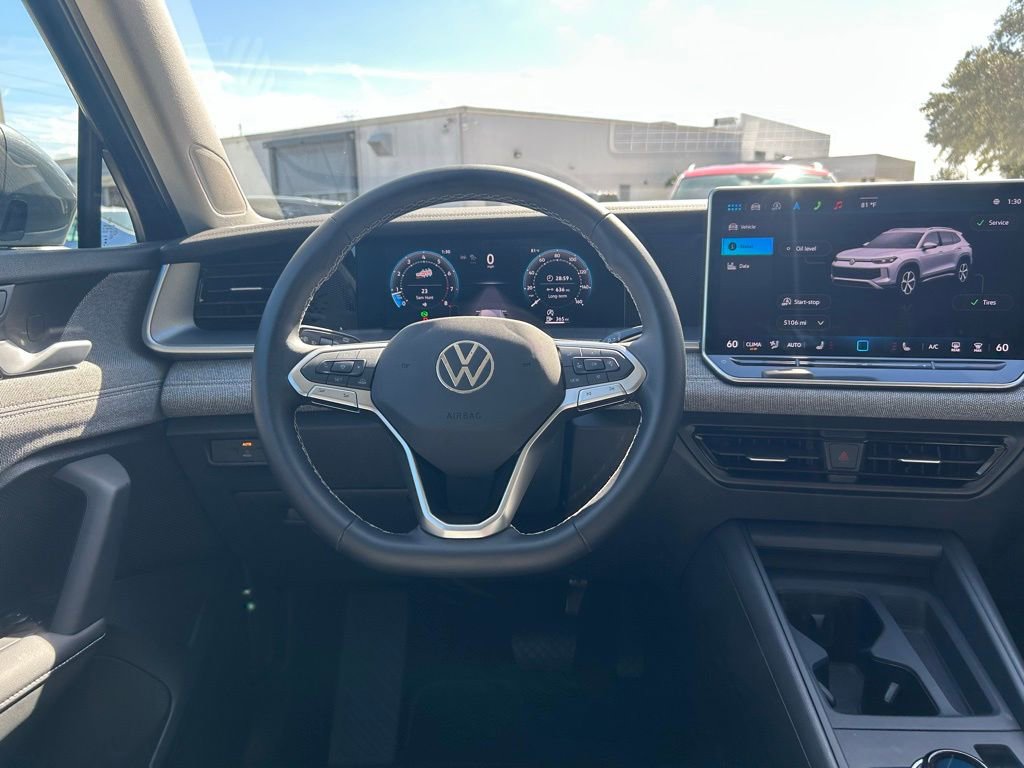 Used 2025 Volkswagen Tiguan S image 41