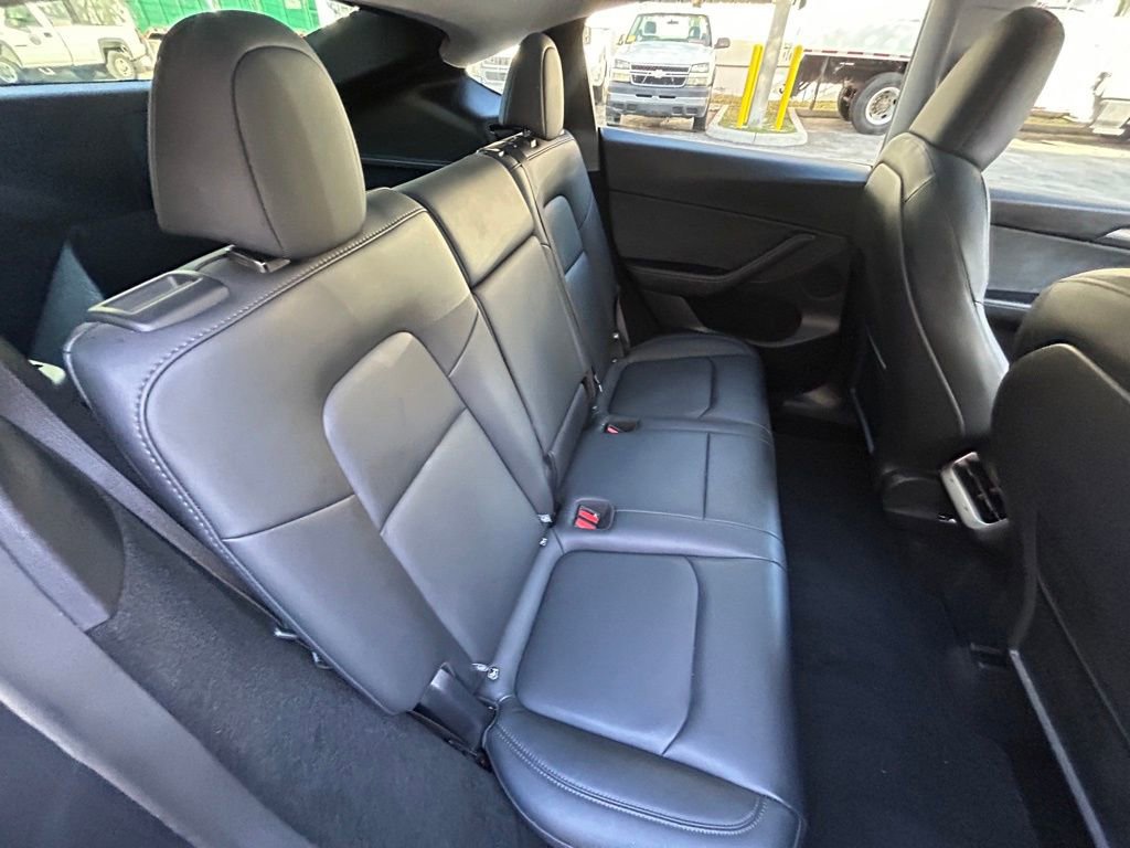 Used 2025 Tesla Model Y Long Range image 34