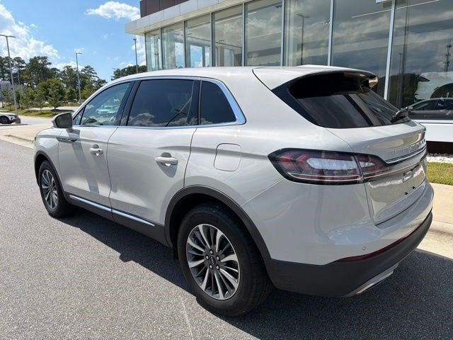 Used 2023 Lincoln Nautilus Reserve AWD/4WD image 3
