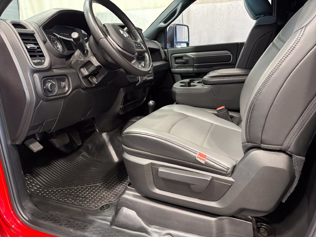 Used 2024 RAM 3500 Tradesman AWD/4WD image 3