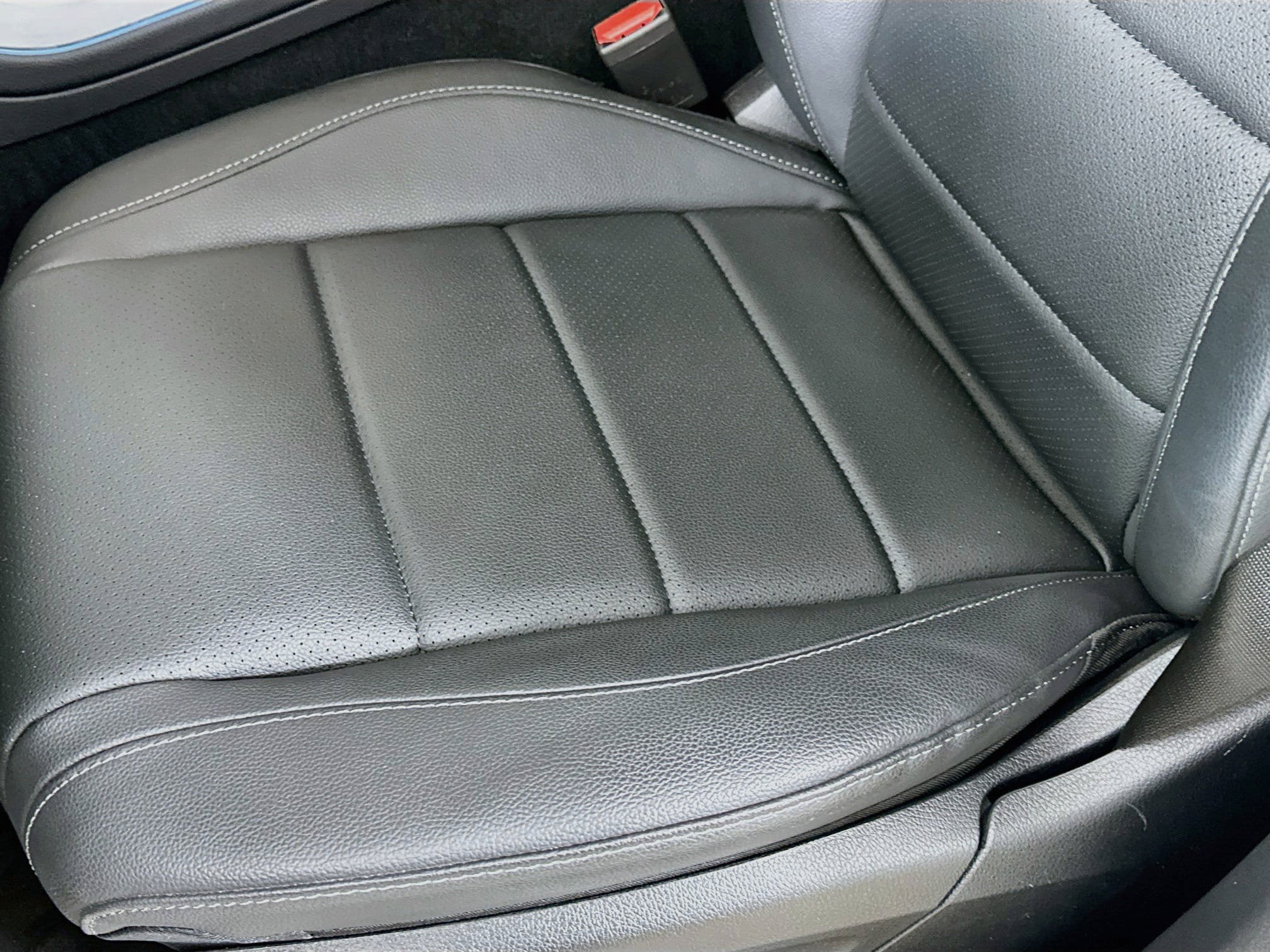 Certified 2025 Mercedes-Benz GLE 350 4MATIC w/ Winter Package image 25