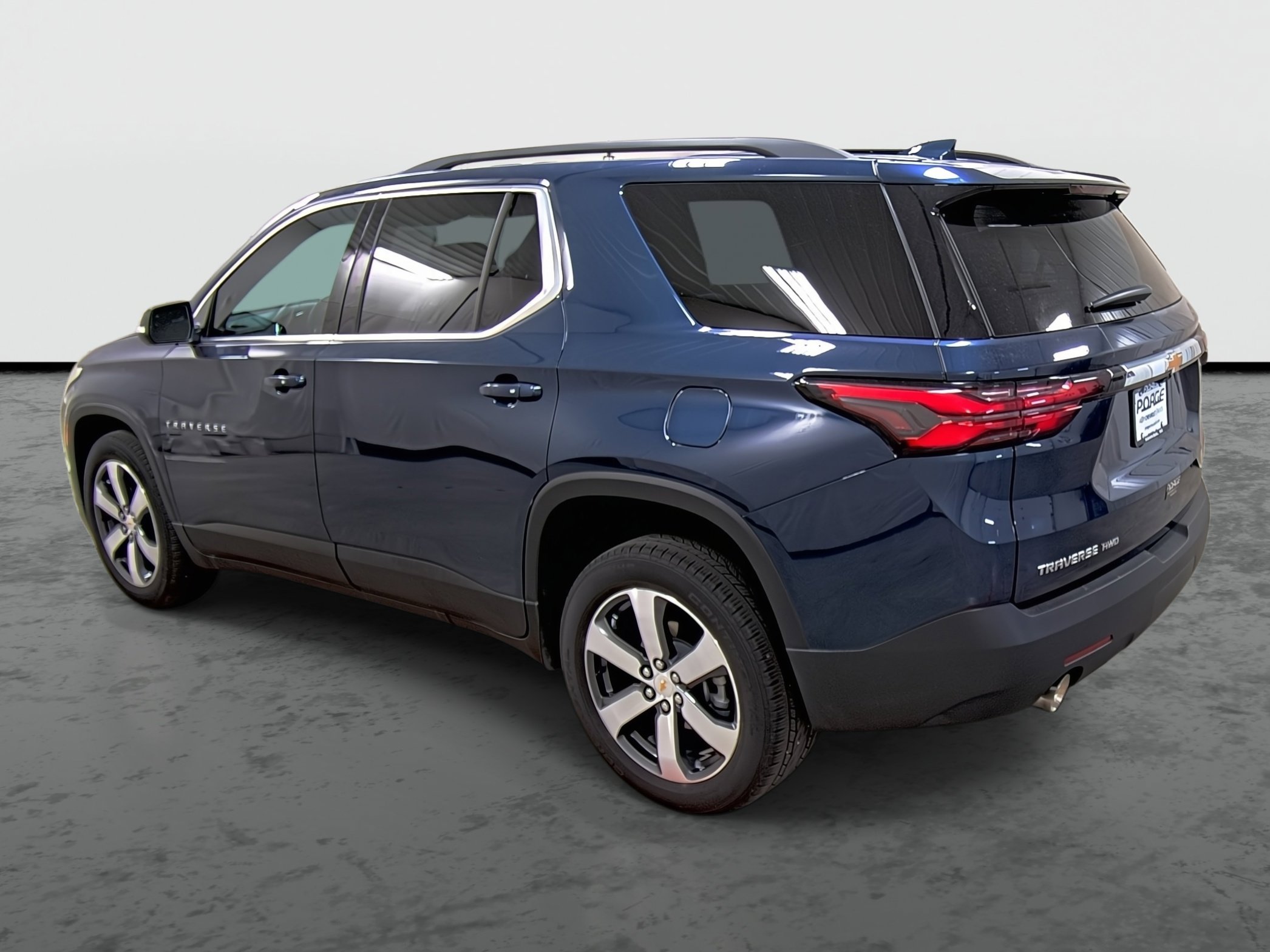 Used 2023 Chevrolet Traverse LT w/ LT Premium Package image 2