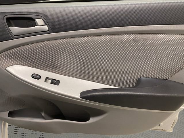 Used 2014 Hyundai Accent GLS image 23