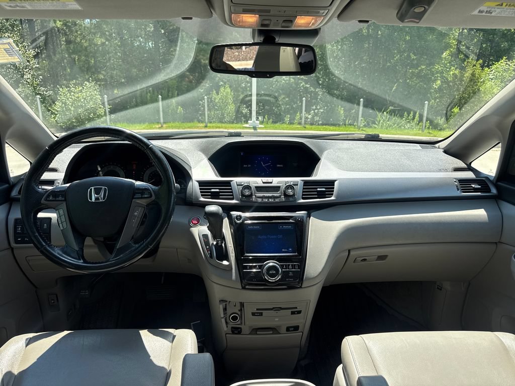 Used 2014 Honda Odyssey Touring Elite image 16