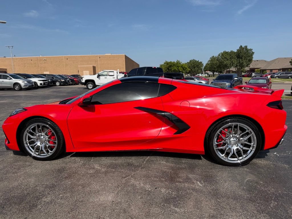 Used 2021 Chevrolet Corvette Stingray Preferred Cpe w/ Z51 Performance Package RWD image 3