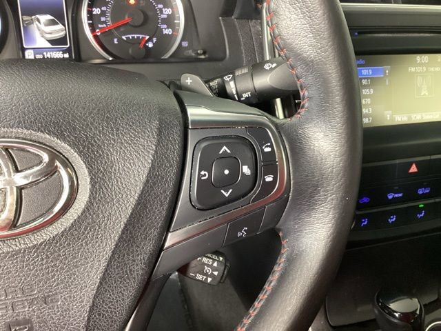 Used 2016 Toyota Camry SE w/ Moonroof Package image 28