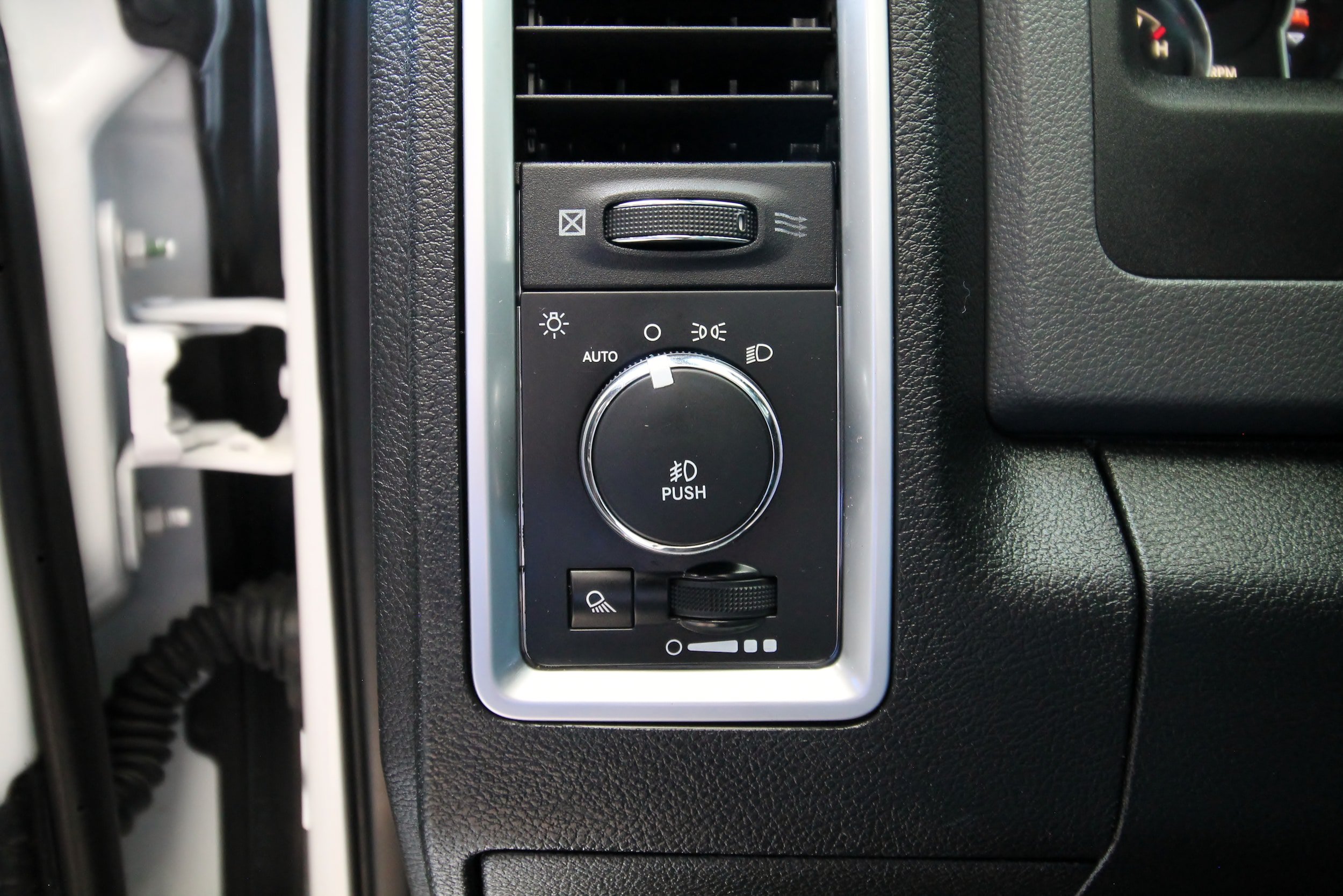 Used 2014 RAM 2500 Power Wagon w/ Luxury Group AWD/4WD image 25