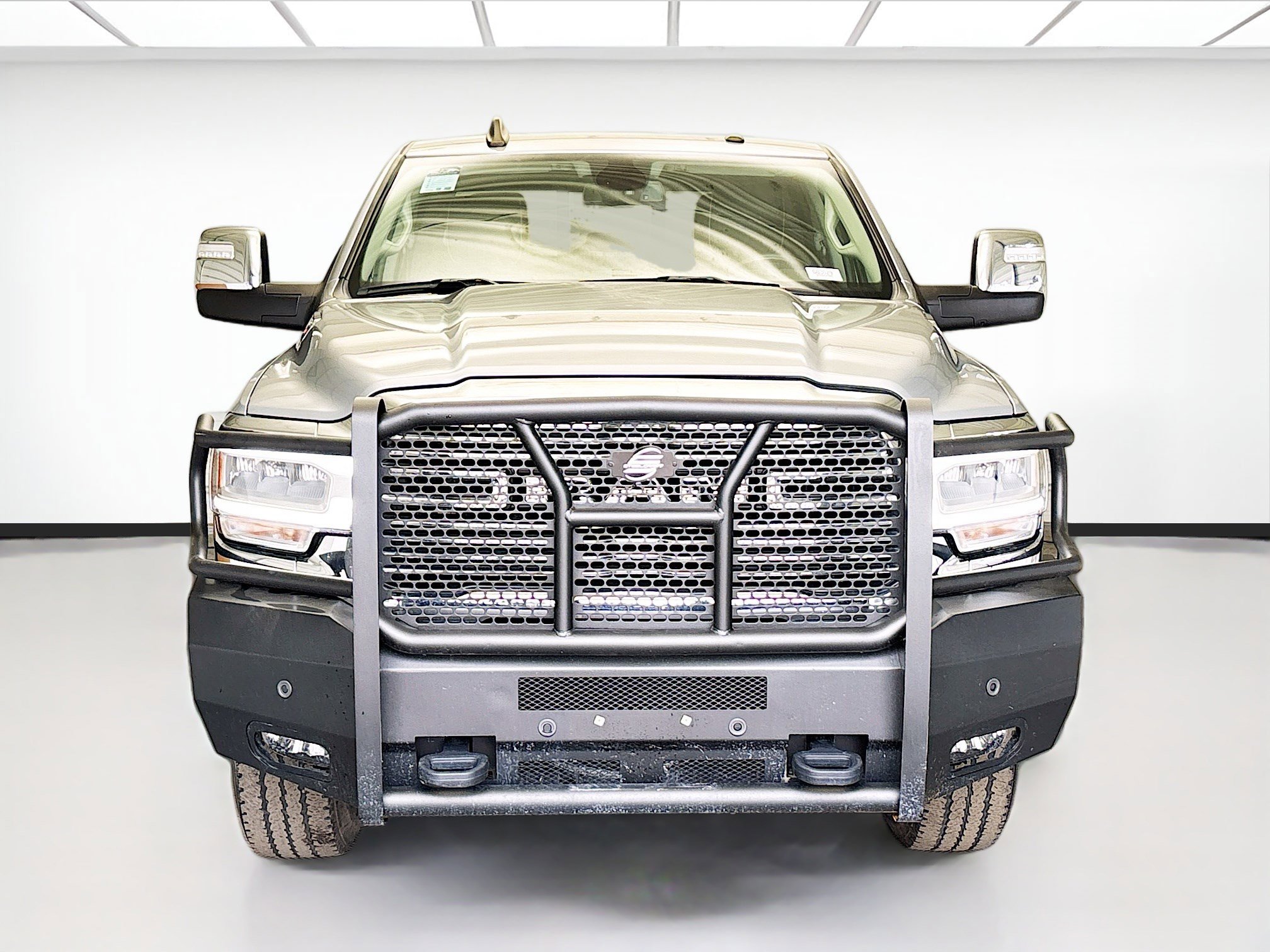 Used 2024 RAM 2500 Laramie image 2