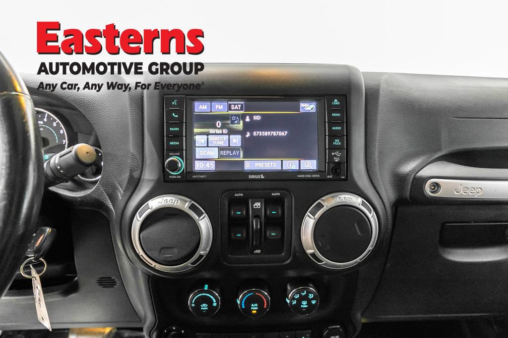 Used 2017 Jeep Wrangler Unlimited Sahara w/ Dual Top Group AWD/4WD image 11