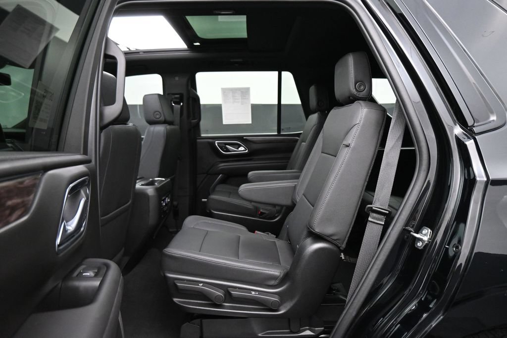 Used 2024 Chevrolet Tahoe Z71 w/ Luxury Package AWD/4WD image 19