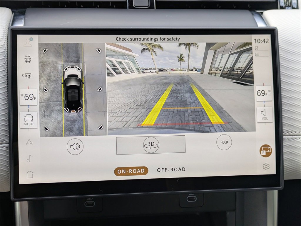 New 2025 Land Rover Discovery Sport Dynamic SE image 23