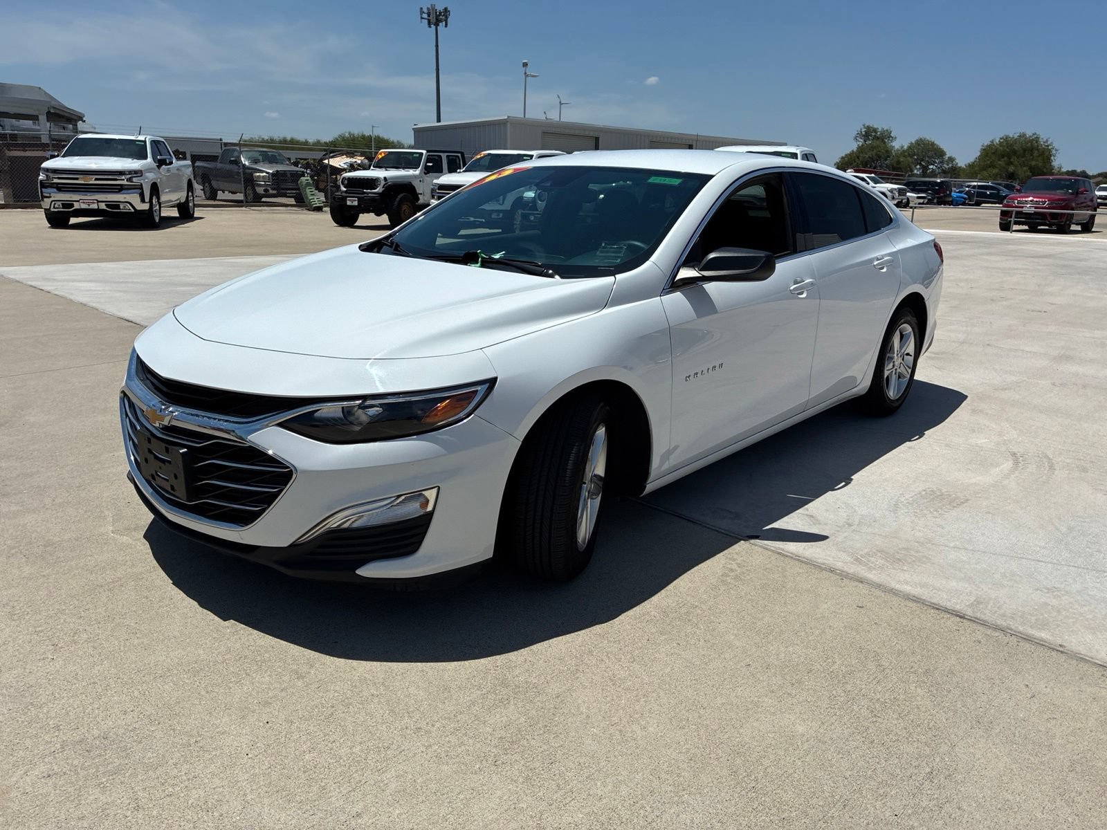 Used 2023 Chevrolet Malibu LS FWD image 4