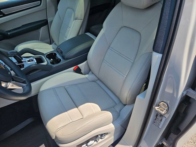 Used 2021 Porsche Cayenne AWD/4WD image 15