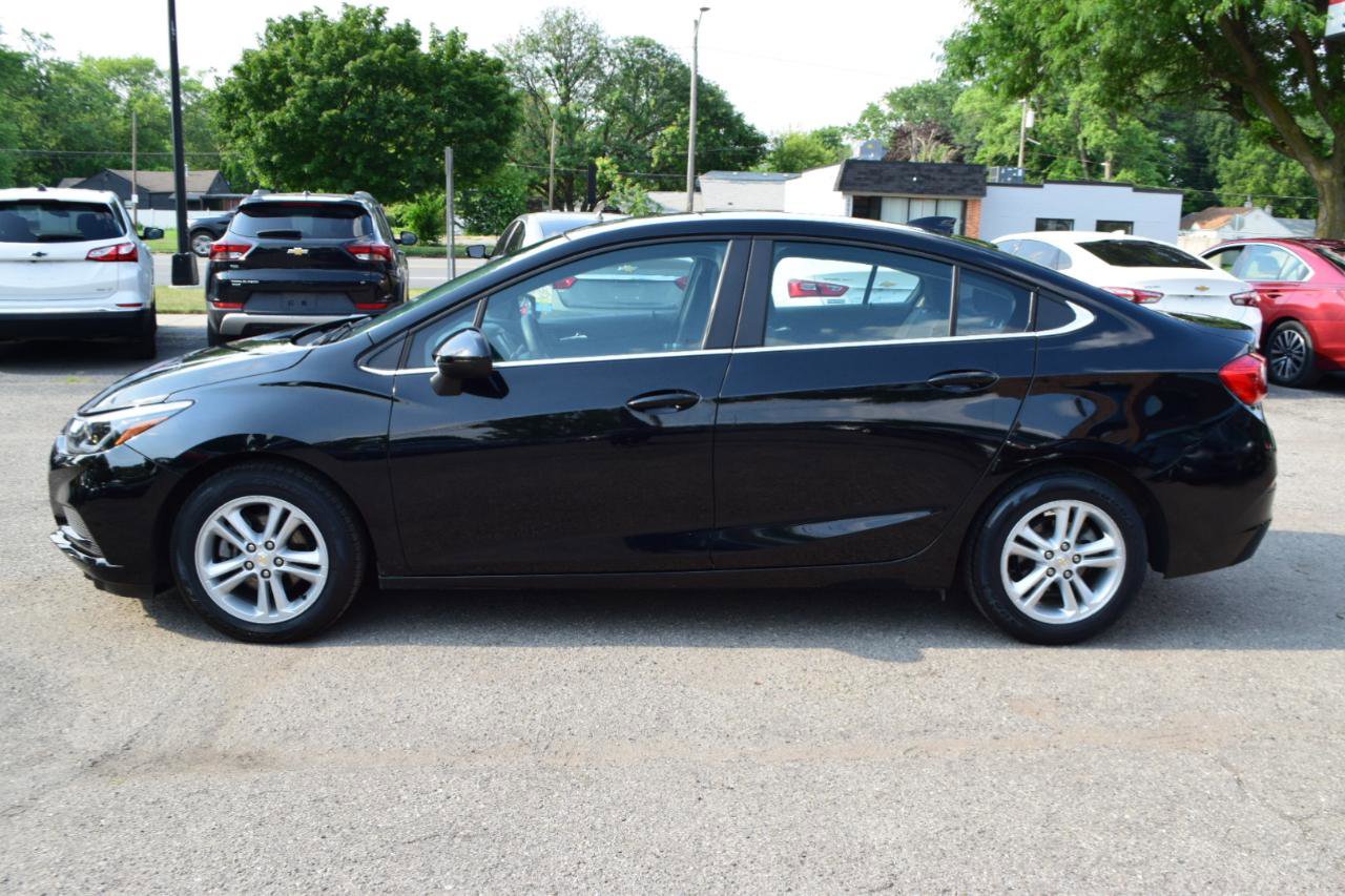 Used 2017 Chevrolet Cruze LT FWD image 9
