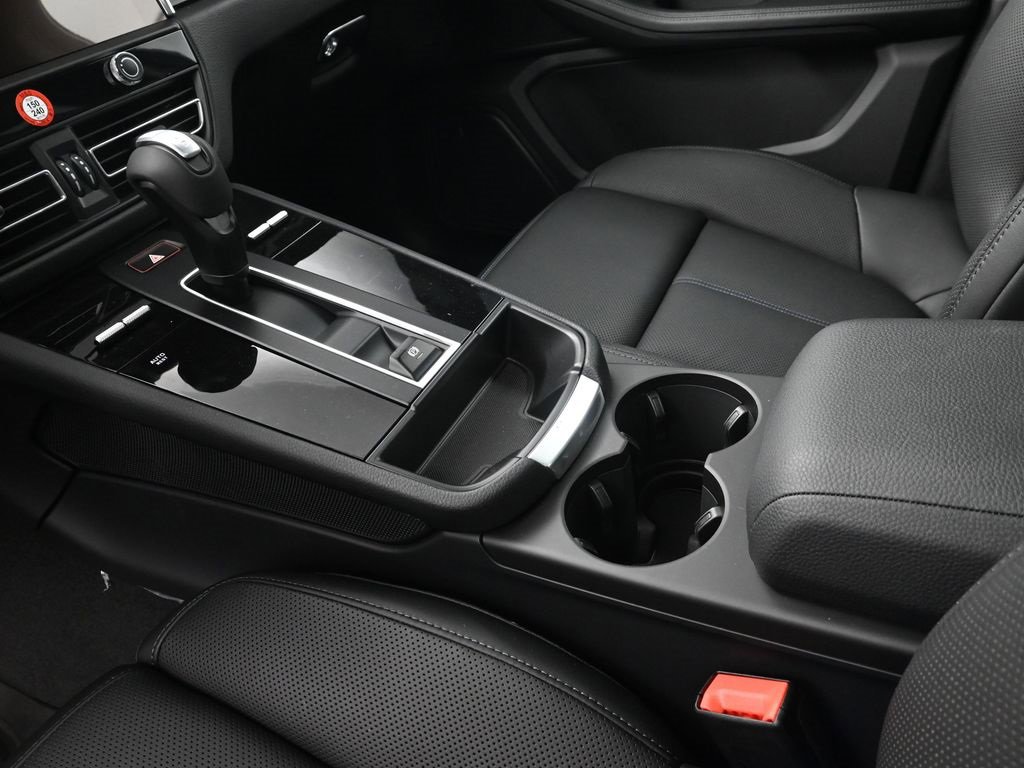 New 2025 Porsche Macan image 22