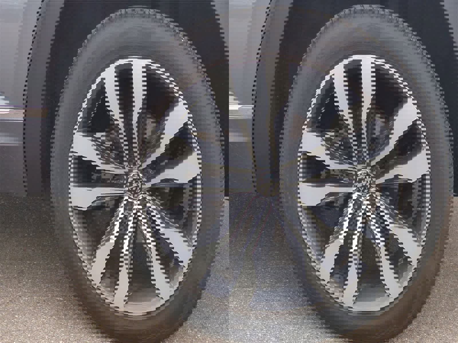 Used 2021 Volkswagen Atlas SEL R-Line image 15