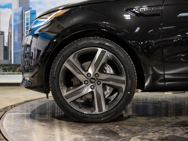 Used 2026 Land Rover Discovery Dynamic SE image 7