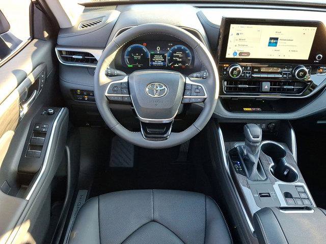 Certified 2026 Toyota Highlander Limited image 23
