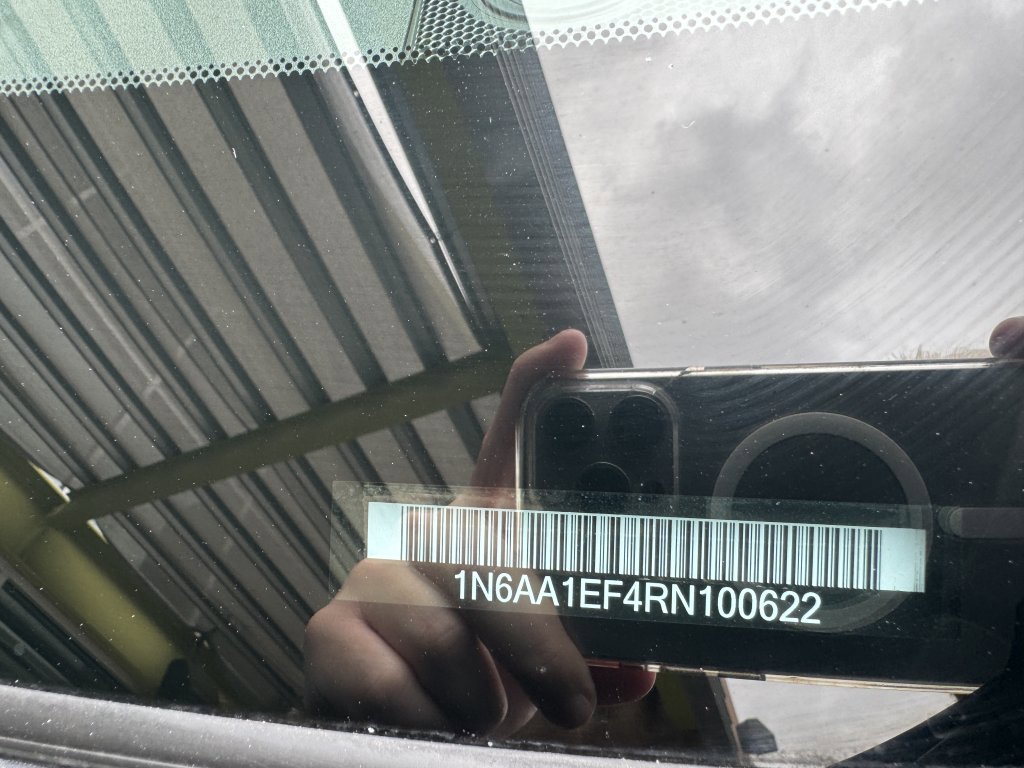 Used 2024 Nissan Titan SV w/ SV Convenience Package image 44