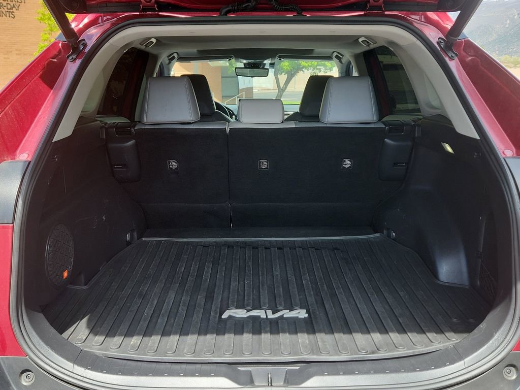 Used 2022 Toyota RAV4 Limited AWD/4WD image 13