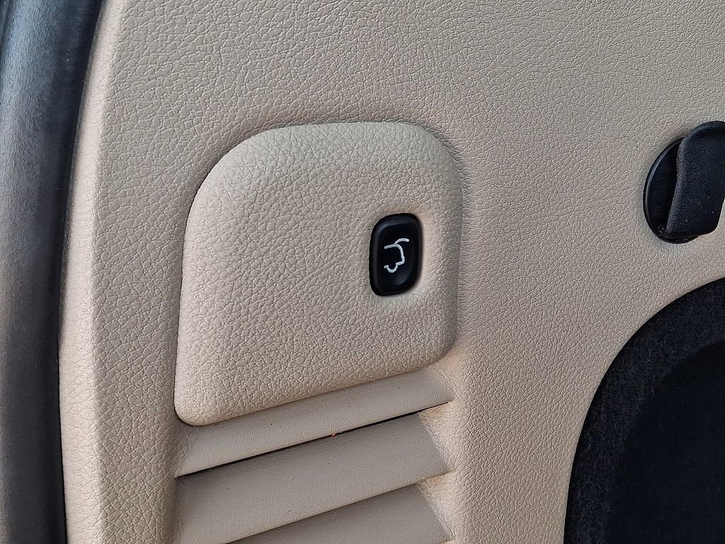 Used 2018 Jeep Grand Cherokee Limited image 29