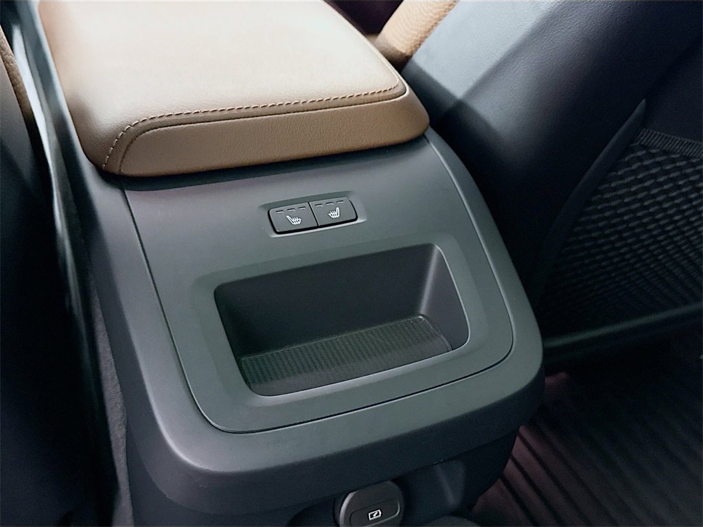 Used 2024 Volvo V60 B5 Cross Country Plus w/ Protection Package Premier image 27