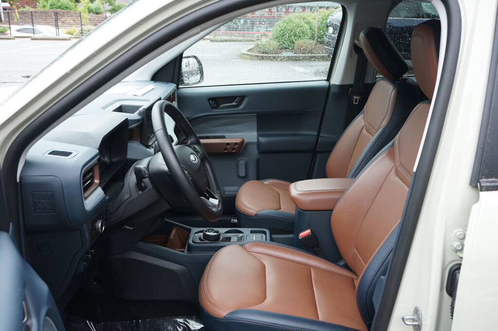Used 2024 Ford Maverick Lariat w/ FX4 Off-Road Package AWD/4WD image 16