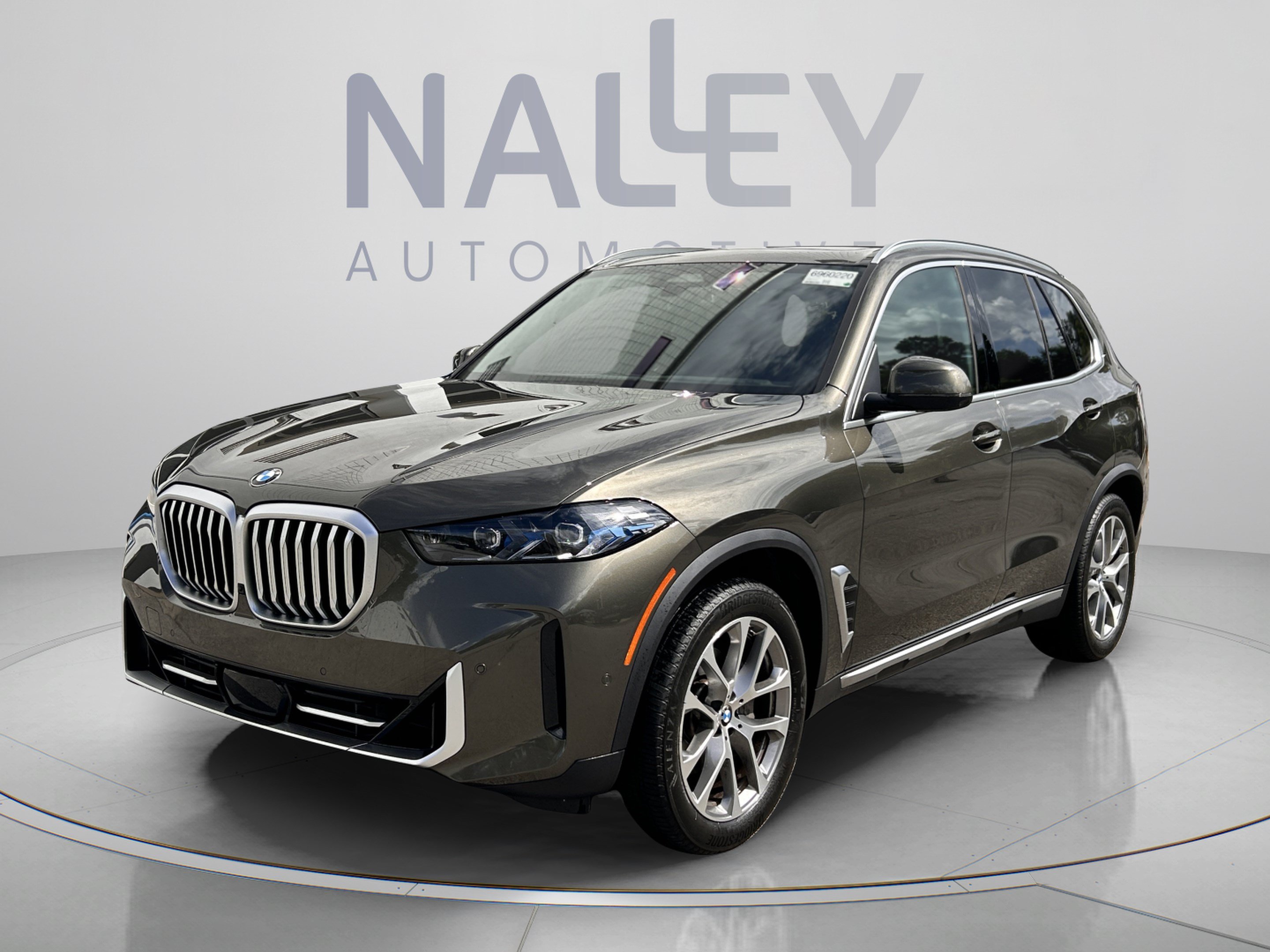 Certified 2026 BMW X5 xDrive40i AWD/4WD image 1