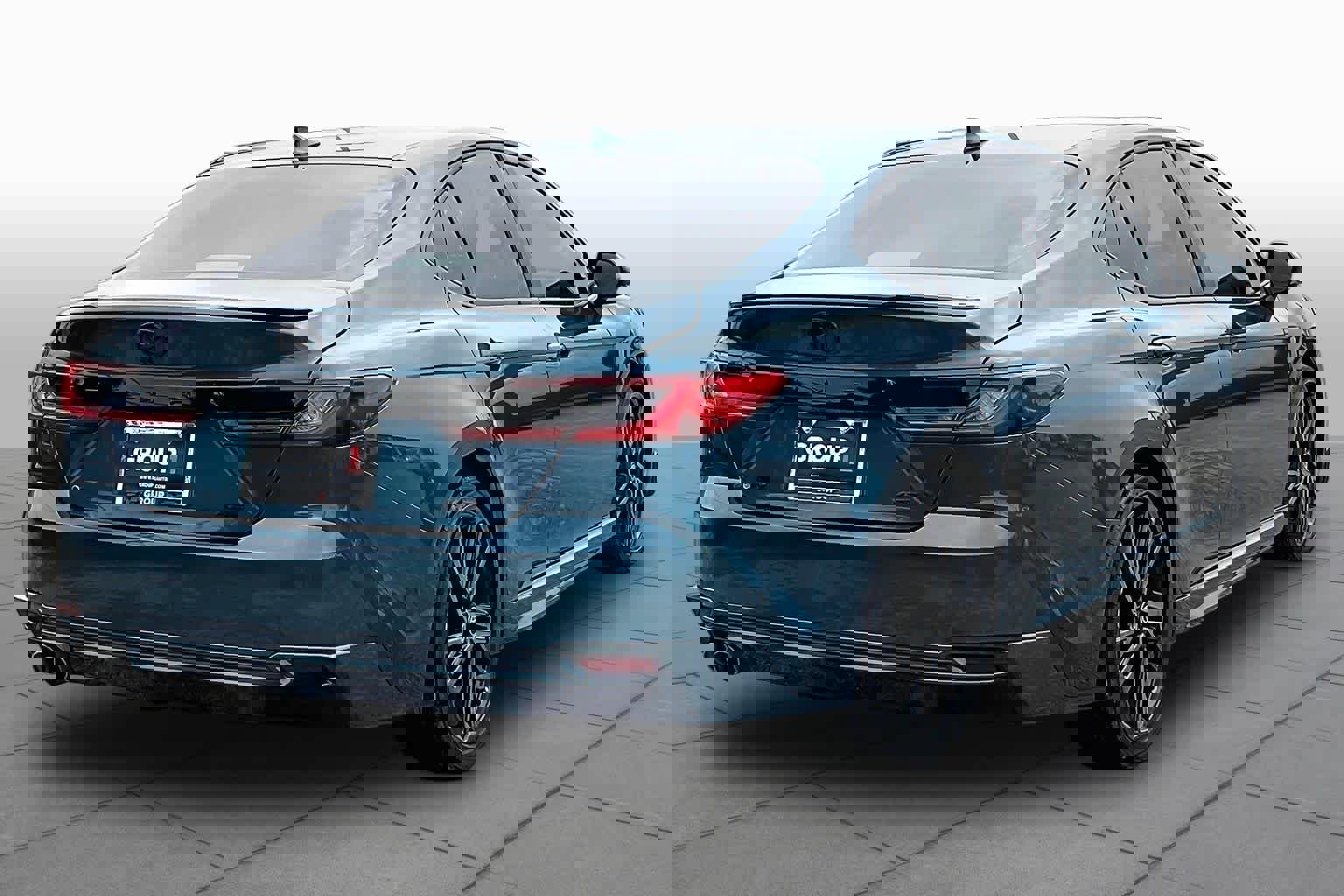 Used 2025 Toyota Camry XSE FWD image 12