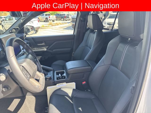 Used 2025 Toyota 4Runner Limited AWD/4WD image 19