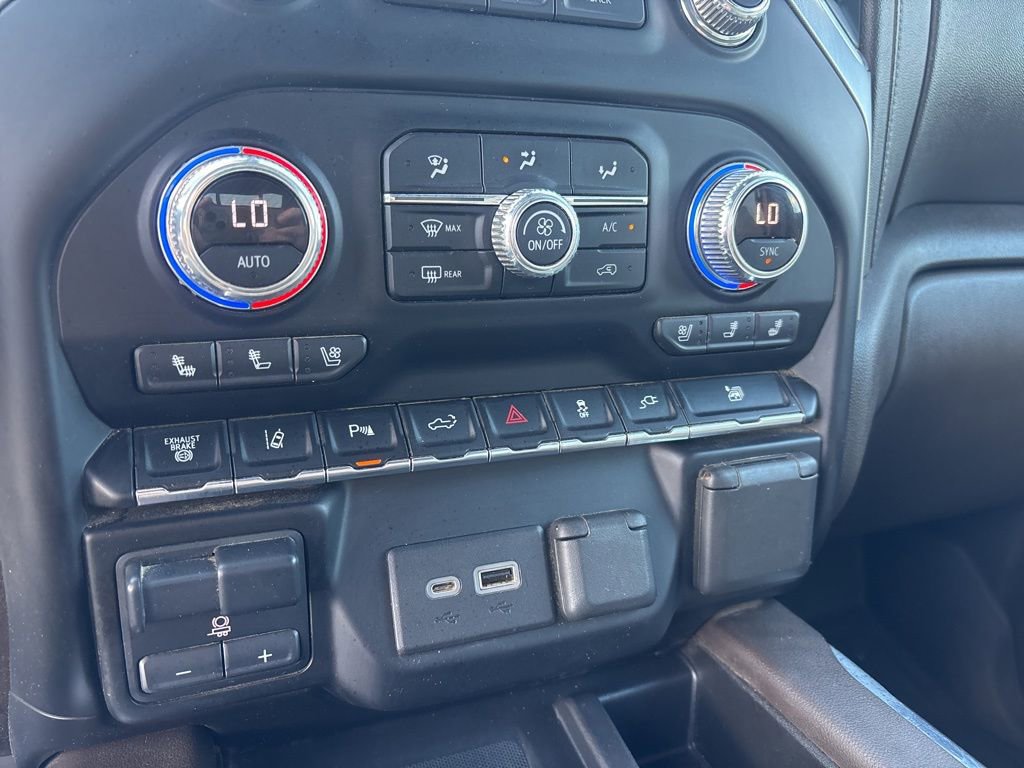 Used 2021 GMC Sierra 3500 SLT w/ SLT Premium Package image 18