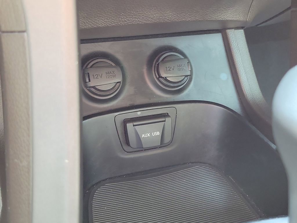 Used 2014 Hyundai Santa Fe Limited w/ Ultimate Package 07 image 32