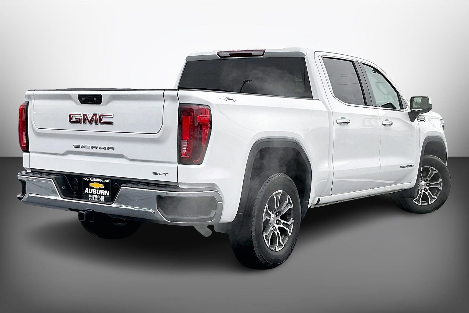 Used 2024 GMC Sierra 1500 SLT image 11