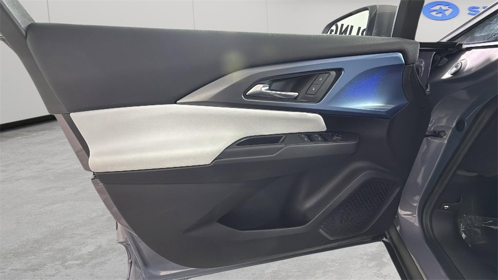 Used 2025 Chevrolet Equinox EV LT image 28