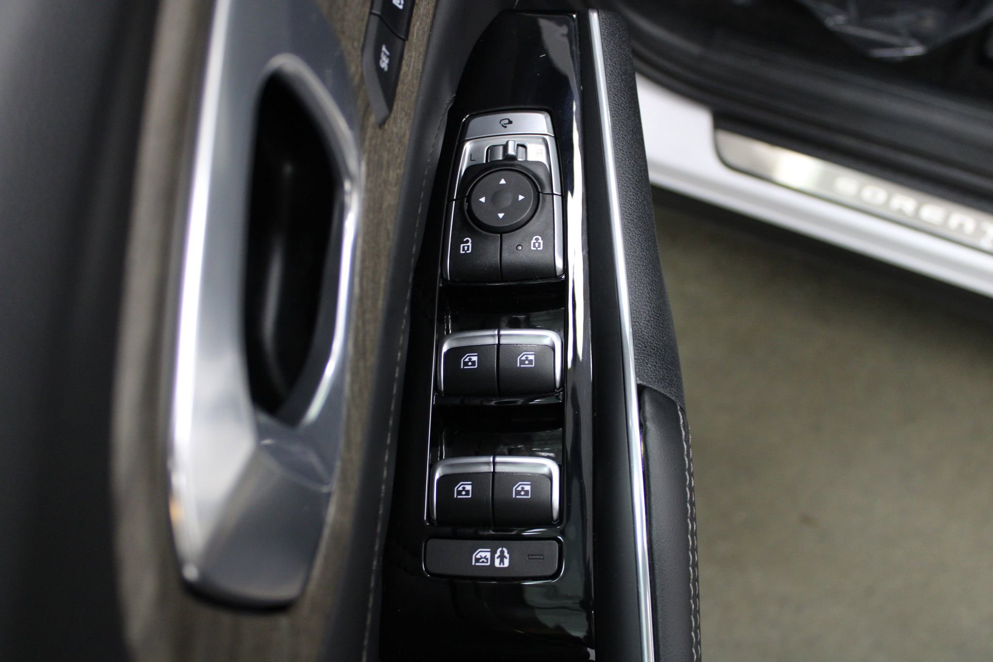 Used 2023 Kia Sorento SX Prestige AWD/4WD image 14