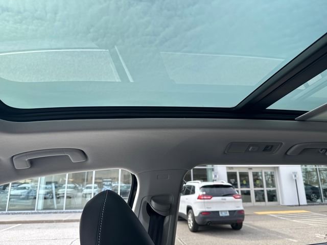 Certified 2024 Volkswagen Tiguan SE w/ Panoramic Sunroof Package image 29