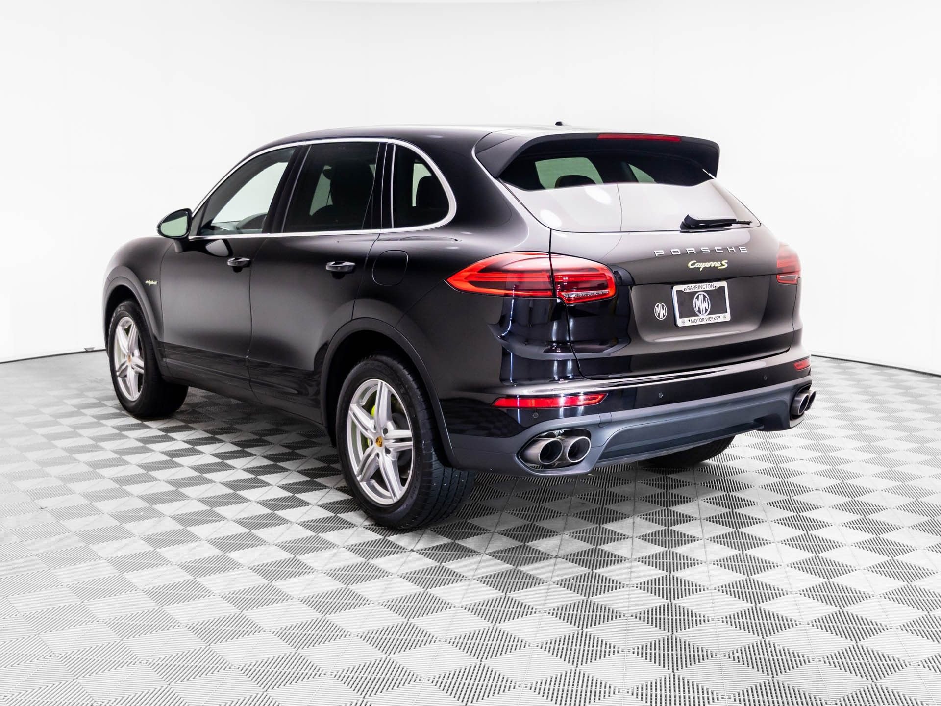 Used 2016 Porsche Cayenne S AWD/4WD image 3