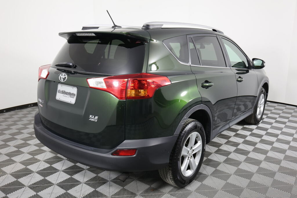 Used 2013 Toyota RAV4 XLE AWD/4WD image 2
