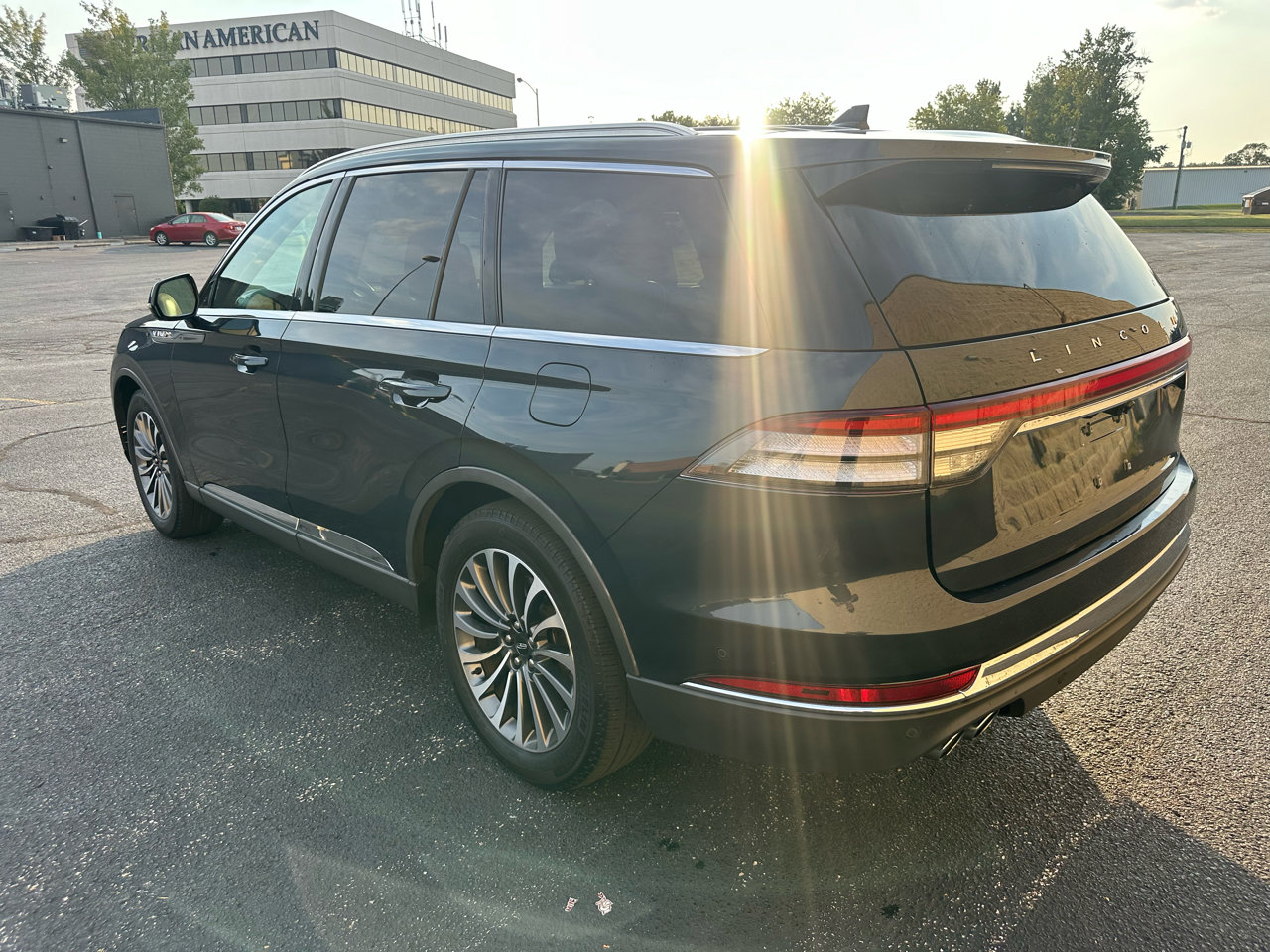 Used 2021 Lincoln Aviator Reserve w/ Equipment Group 201A image 3