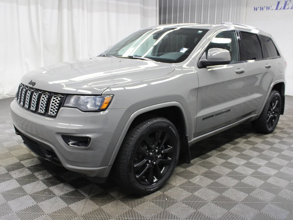 Used 2021 Jeep Grand Cherokee Altitude AWD/4WD image 9