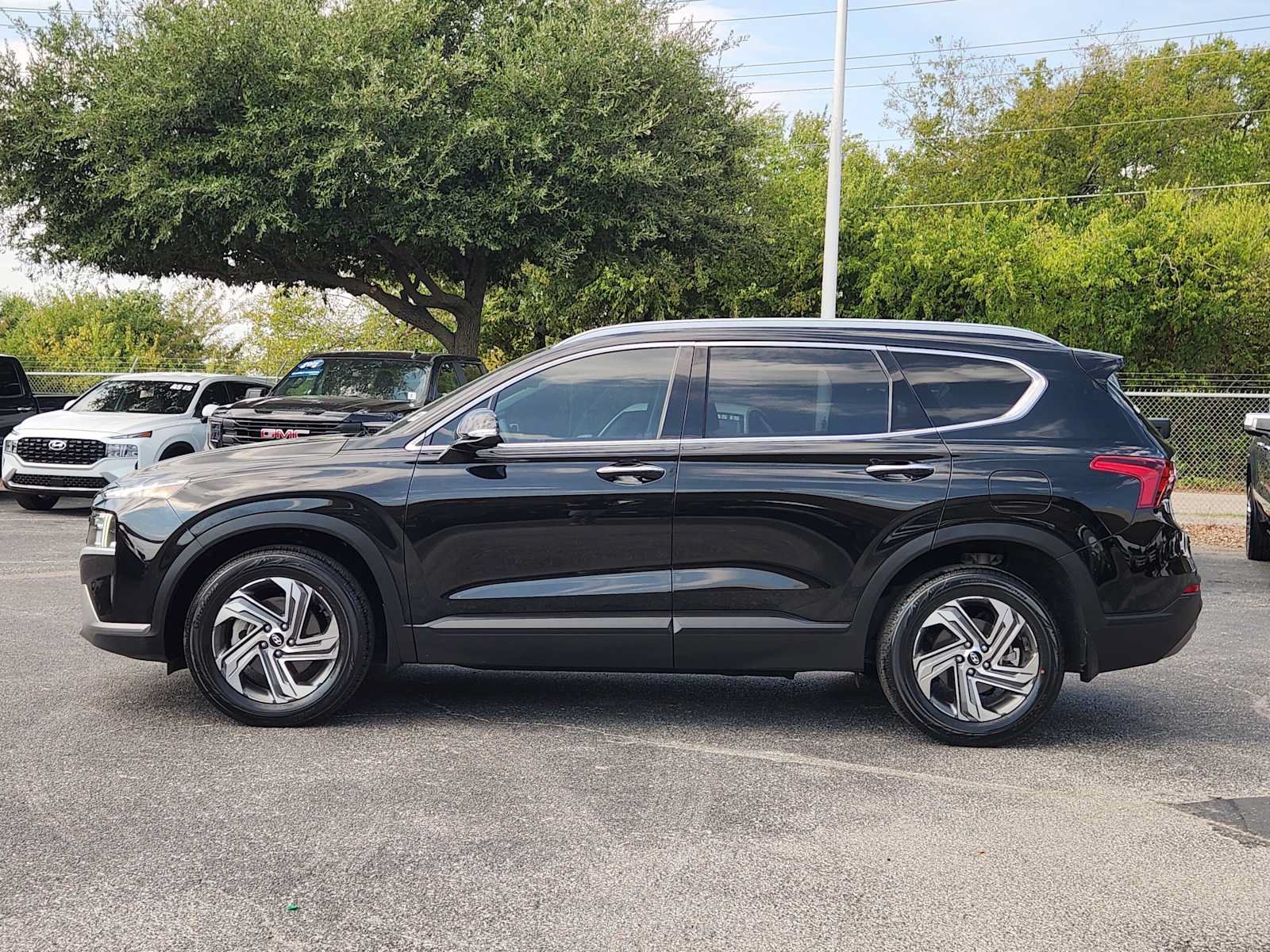 Certified 2023 Hyundai Santa Fe SEL FWD image 4