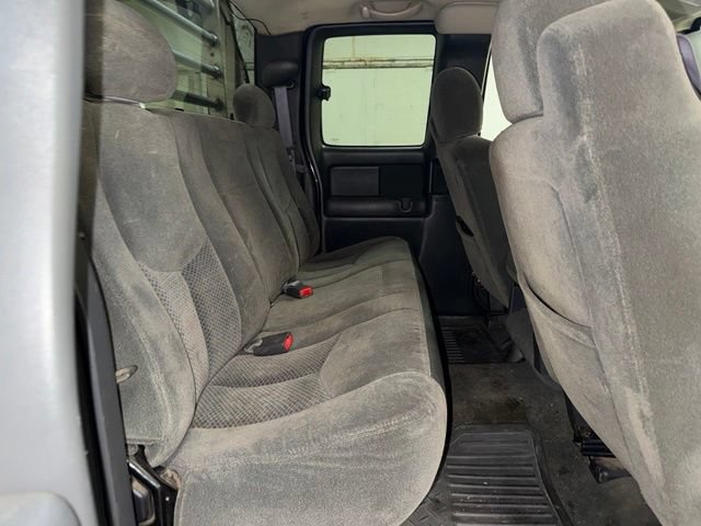 Used 2004 Chevrolet Silverado 2500 LS AWD/4WD image 21