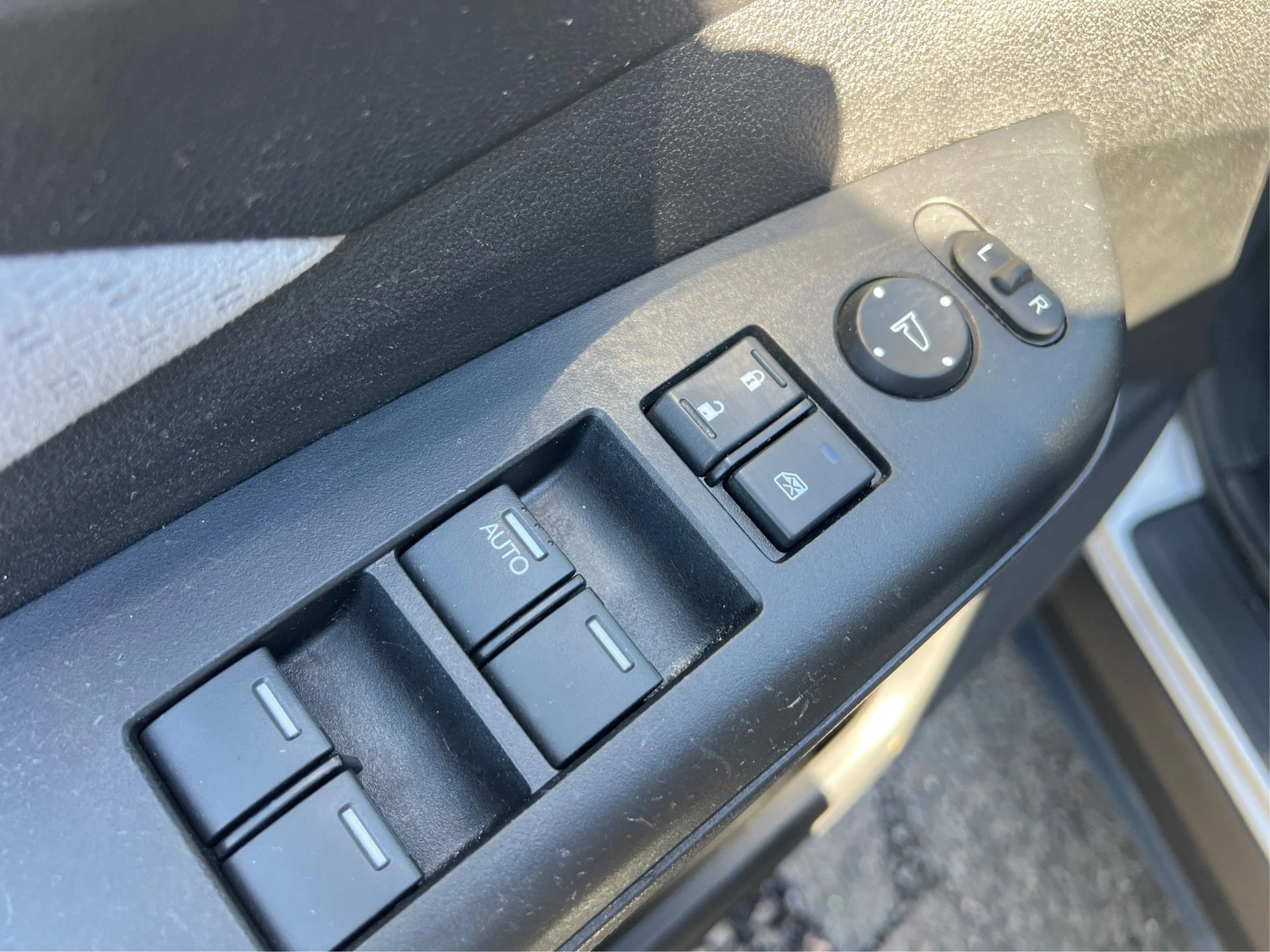 Used 2015 Honda CR-V EX image 31